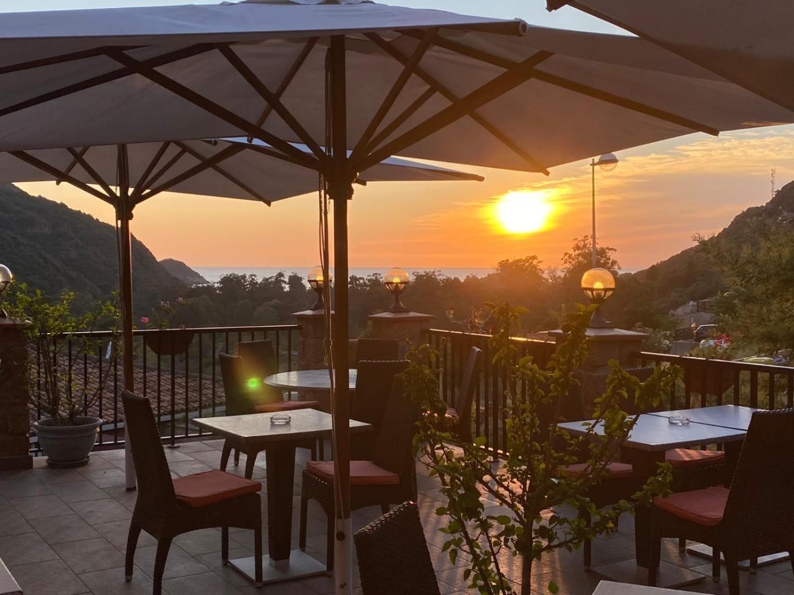 Le Porto T3 55M2 Vue Mer Immeuble Traditionnel En Pierre De Taille Avec Prestations Exceptionnelles Barbecue Ordinateur Videosurveillance Terrasse Panoramique エクステリア 写真