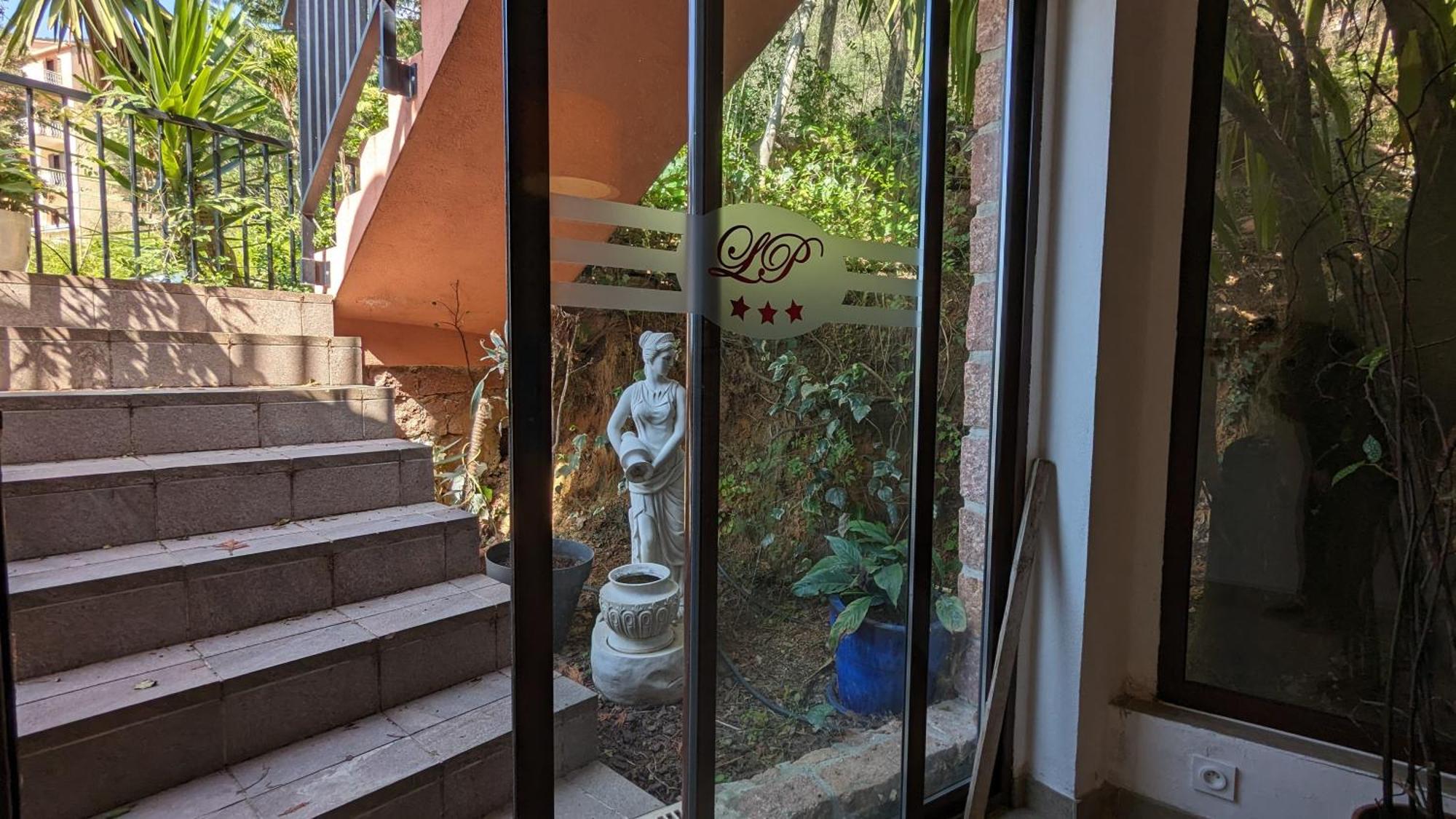 Le Porto T3 55M2 Vue Mer Immeuble Traditionnel En Pierre De Taille Avec Prestations Exceptionnelles Barbecue Ordinateur Videosurveillance Terrasse Panoramique エクステリア 写真